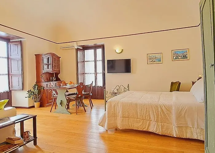 Odeonhouse - - Parking Included Katanya